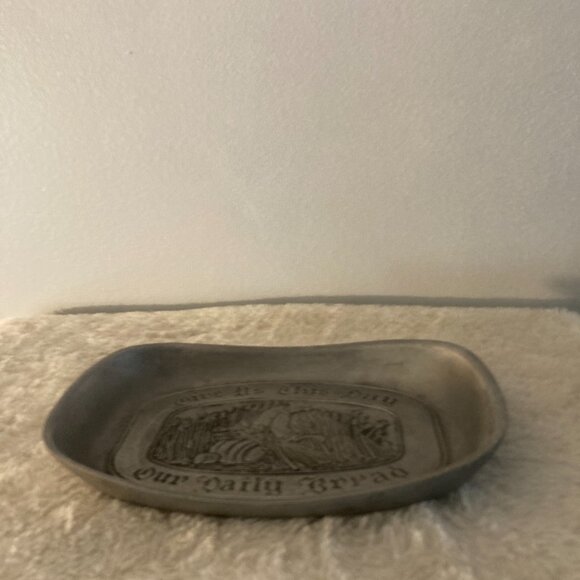 Craftsman Pewter 9-1/4" x 6-1/4" Give Us This Day Our Daily Bread Tray - Picture 4 of 5